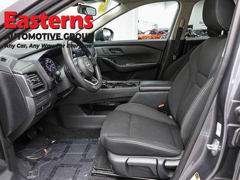 Used 2024 Nissan Rogue S AWD/4WD image 14