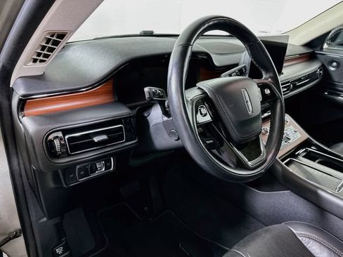 Used 2023 Lincoln Aviator Reserve w/ Equipment Group 201A AWD/4WD image 12