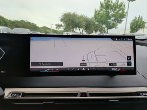 Certified 2024 BMW iX xDrive50 w/ Premium Package AWD/4WD image 17