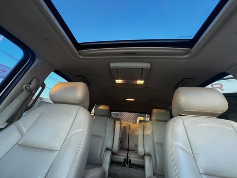 Used 2014 Cadillac Escalade Premium image 36