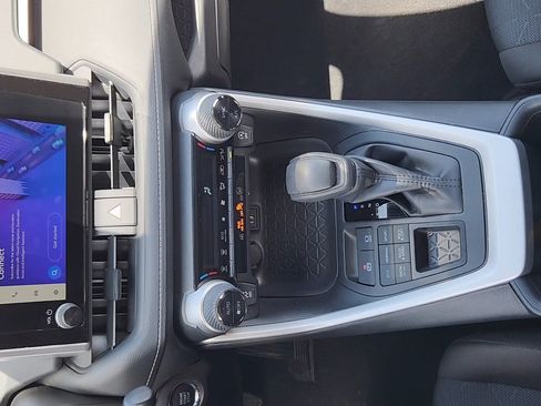 Used 2025 Toyota RAV4 XLE AWD/4WD image 15