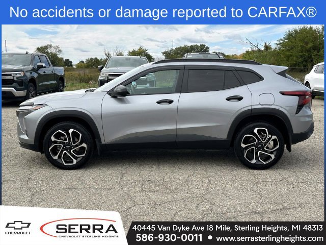 Used 2025 Chevrolet Trax RS w/ Driver Confidence Package FWD image 2