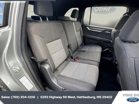 Used 2025 GMC Acadia Elevation image 20