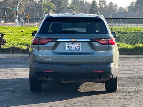 Used 2023 Chevrolet Traverse LT image 5