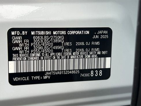 New 2025 Mitsubishi Outlander SE image 29