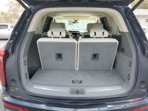 Certified 2023 Cadillac XT6 Premium Luxury image 27