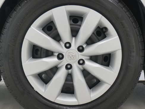 Used 2016 Toyota Corolla LE FWD image 23