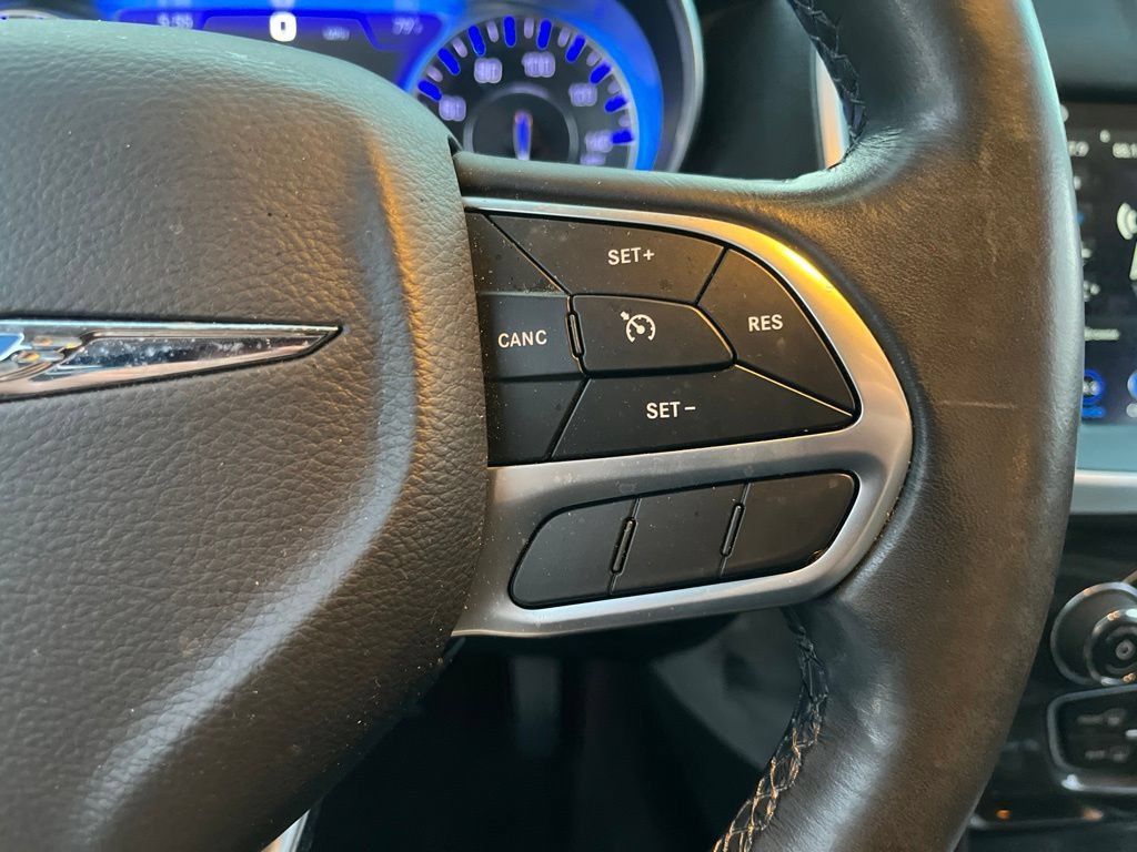 Used 2020 Chrysler 300 Touring w/ Chrome Appearance Package RWD image 20