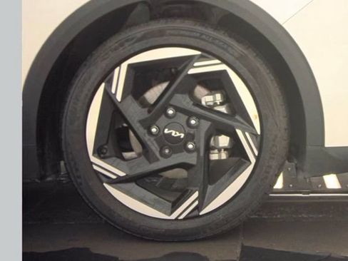 Certified 2025 Kia K4 EX FWD image 10