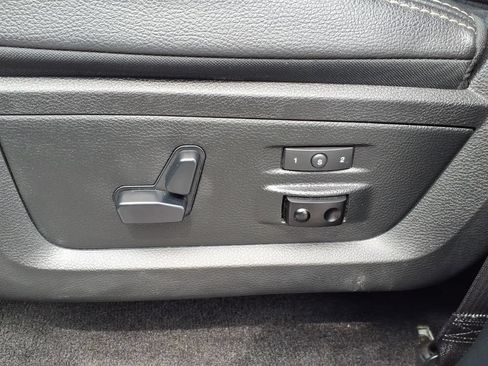 Used 2017 RAM 1500 Laramie AWD/4WD image 13