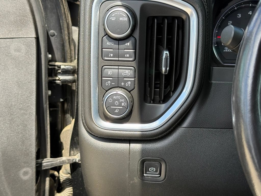 Used 2020 Chevrolet Silverado 2500 LTZ w/ Z71 Off-Road Package AWD/4WD image 20