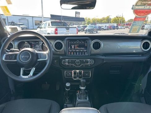 Used 2023 Jeep Gladiator Overland image 21
