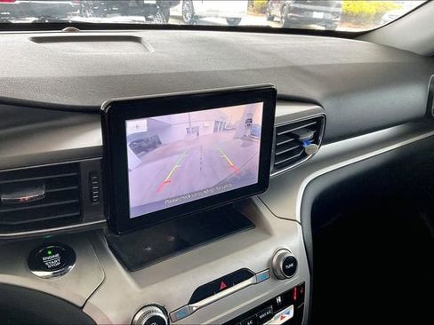 Used 2020 Ford Explorer XLT w/ Equipment Group 202A image 11