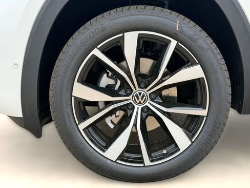 New 2026 Volkswagen Atlas Cross Sport SEL Premium R-Line AWD/4WD image 11