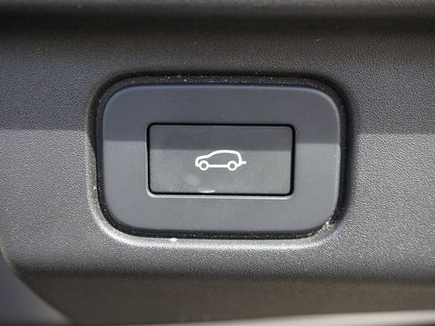 Used 2024 Land Rover Range Rover Long Wheelbase Autobiography image 27