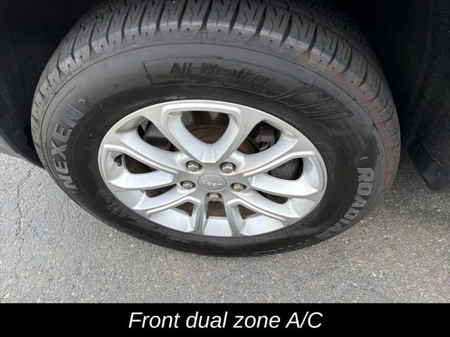 Certified 2021 Jeep Grand Cherokee Laredo AWD/4WD image 11