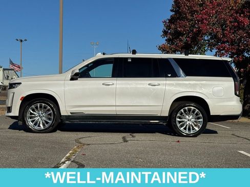 Used 2022 Cadillac Escalade ESV Premium Luxury image 4