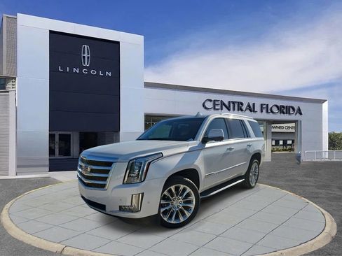Used 2018 Cadillac Escalade Luxury image 32