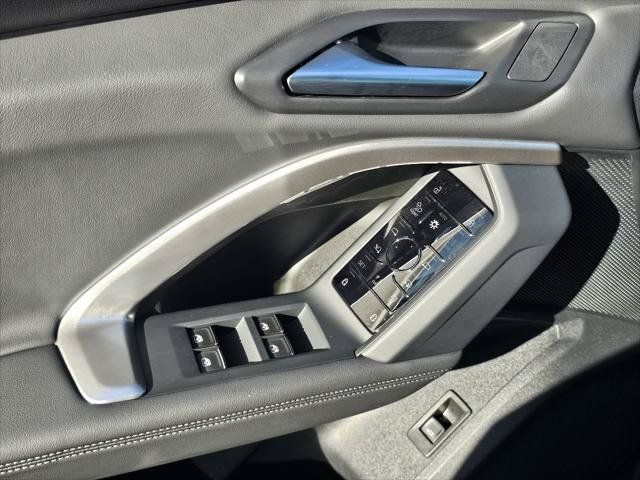 Used 2025 Audi Q5 Premium Plus w/ Premium Plus AWD/4WD image 10