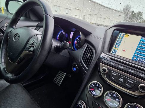 Used 2013 Hyundai Genesis 3.8 image 19