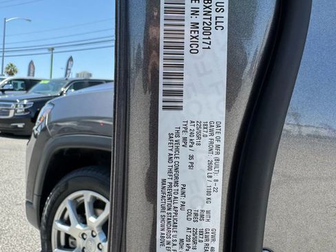 Used 2022 Jeep Compass Latitude image 32