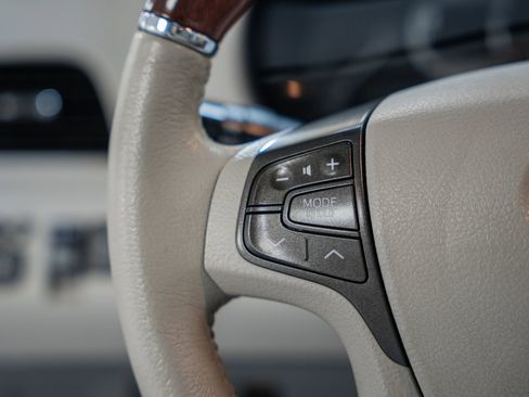 Used 2014 Toyota Sienna Limited image 36