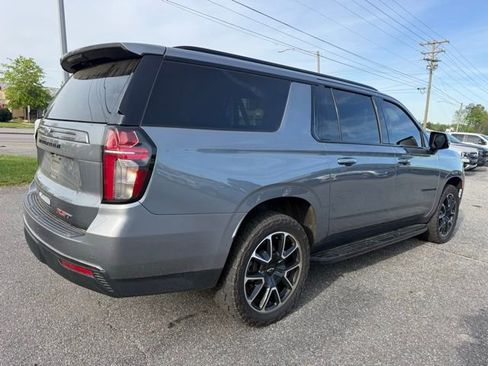 Used 2022 Chevrolet Suburban RST w/ Luxury Package image 12