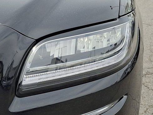 Used 2023 Lincoln Nautilus Reserve w/ Equipment Group 201A image 9