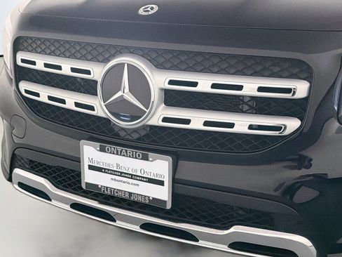 Used 2023 Mercedes-Benz GLB 250 w/ Premium Package image 13