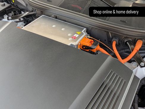 Used 2023 Audi e-tron Premium w/ Convenience Plus Package image 23