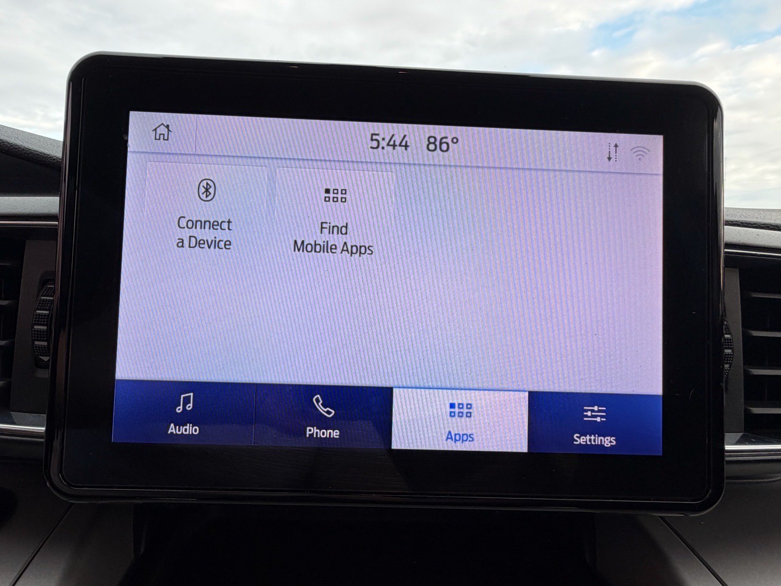Used 2023 Ford Explorer XLT w/ Equipment Group 202A AWD/4WD image 32