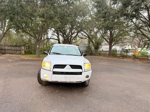 Used 2008 Mitsubishi Raider LS image 2