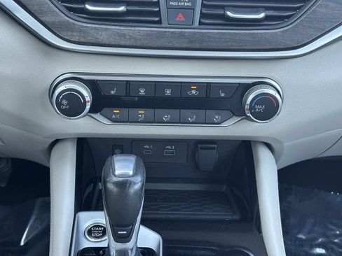 Used 2024 Nissan Altima 2.5 SV w/ SV Premium Package FWD image 19