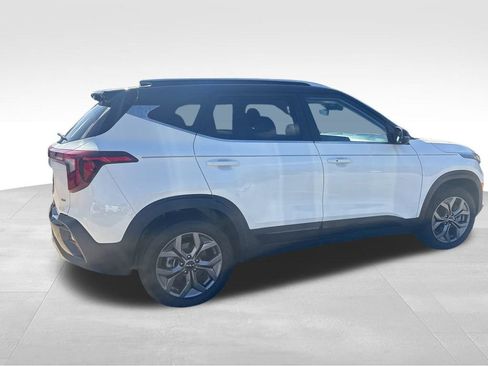 Certified 2024 Kia Seltos S image 17