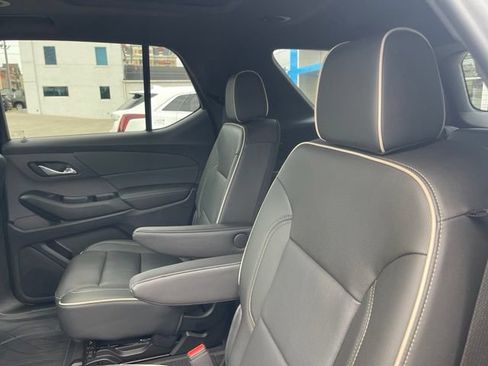 Used 2023 Chevrolet Traverse Premier AWD/4WD image 21