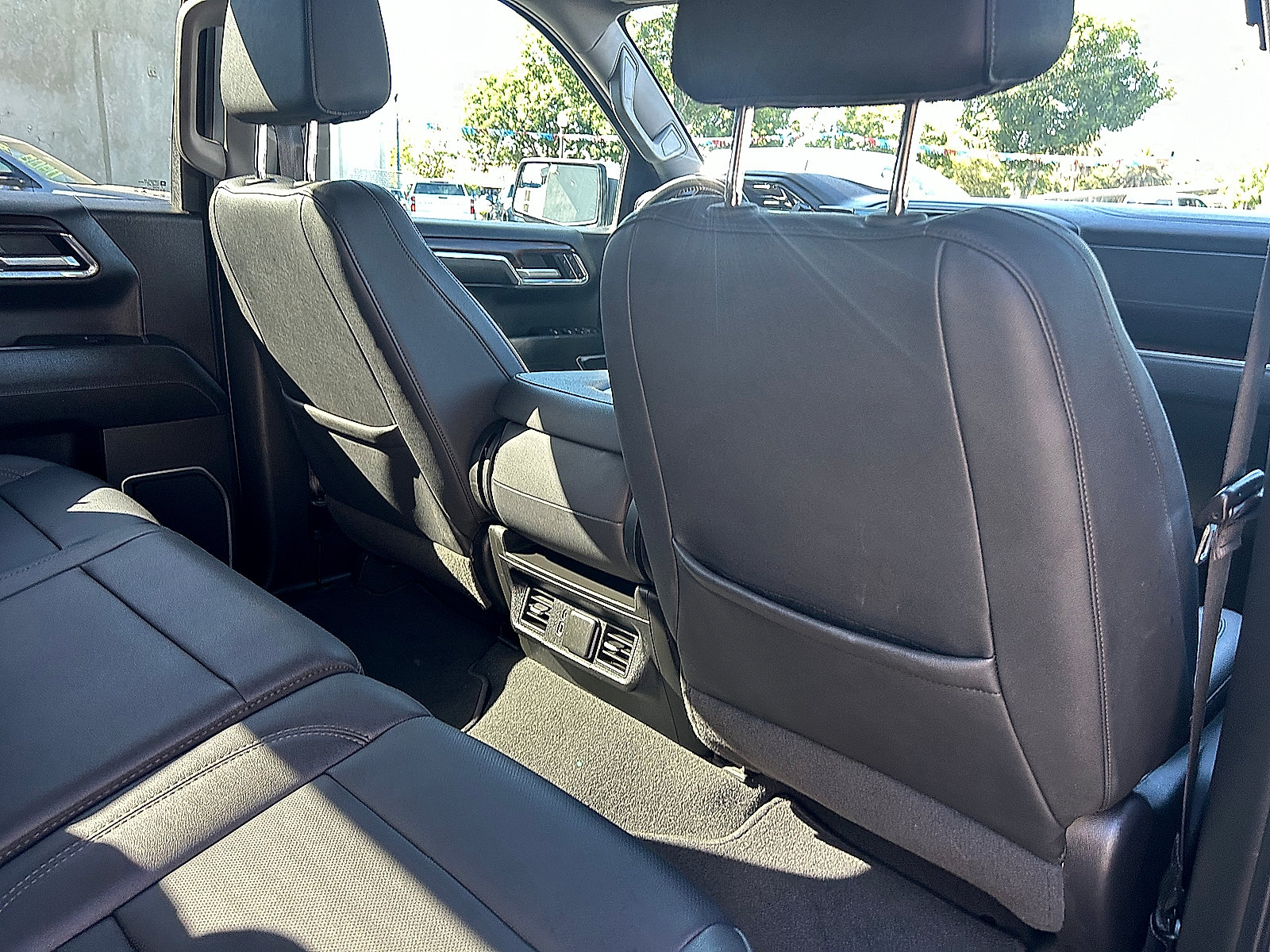 Used 2024 GMC Sierra 1500 SLT AWD/4WD image 25