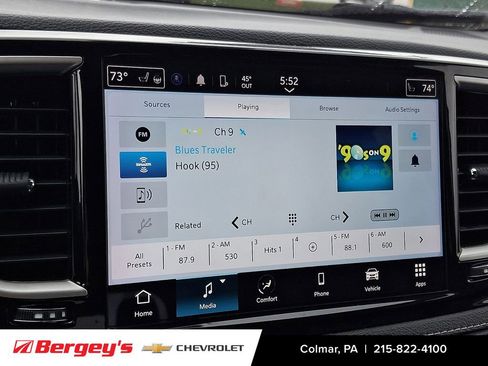 Used 2023 Chrysler Pacifica Touring-L image 20