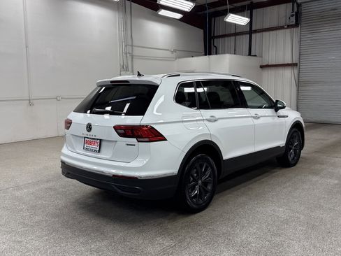 Used 2024 Volkswagen Tiguan SE image 21