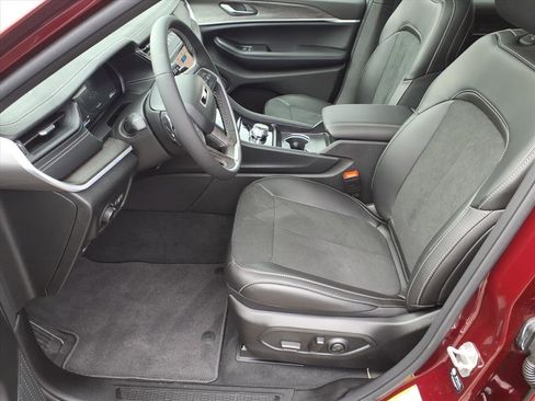 New 2026 Jeep Grand Cherokee L 4WD image 11