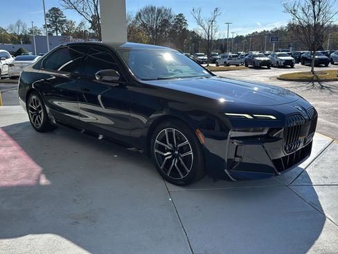 Certified 2023 BMW 740i w/ Parking Assistance Package image 5