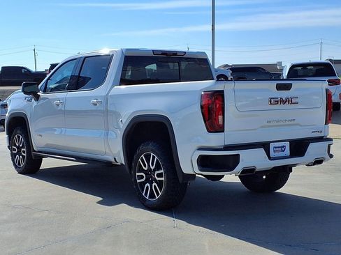 Used 2024 GMC Sierra 1500 AT4 w/ Technology Package AWD/4WD image 5