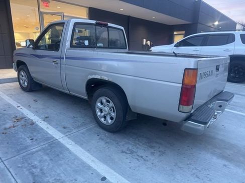 Used 1996 Nissan Pickup XE image 3