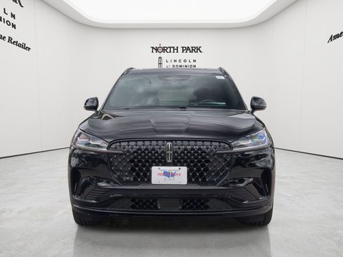 New 2026 Lincoln Aviator Reserve w/ Luxury Package RWD image 8