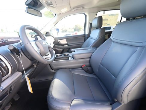 New 2026 Ford Expedition Active image 2