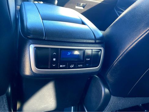 Used 2015 Toyota Highlander XLE image 13