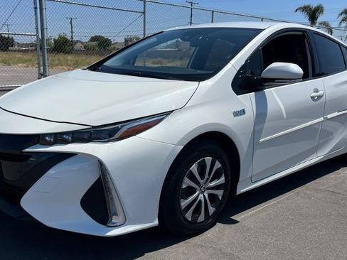 Used 2020 Toyota Prius Prime XLE FWD image 1