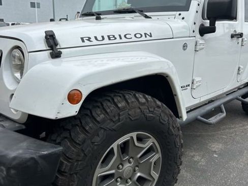 Used 2015 Jeep Wrangler Unlimited Rubicon w/ Dual Top Group AWD/4WD image 3