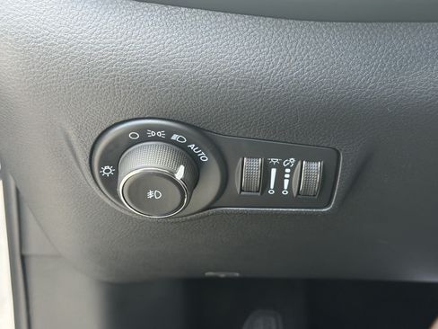 Used 2026 Jeep Compass Limited AWD/4WD image 38