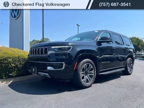 Used 2024 Jeep Wagoneer Series II w/ Flexible Seating Group AWD/4WD image 1