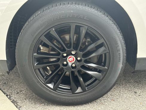 Certified 2020 Jaguar F-PACE Prestige AWD/4WD image 11
